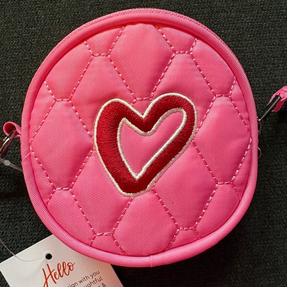 Lug Circle Embroidered Coin Pouch – Perfectly Pink (Embroidered Red Heart) - Picture 10 of 16